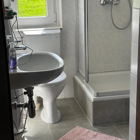 Haus Charenza بيت للعطل *